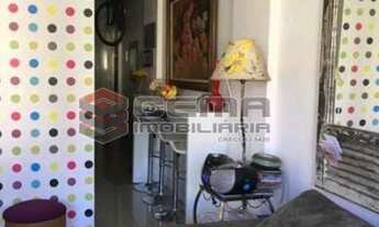 Imagem 2: Conjugado dividido quarto e sala na Gloria