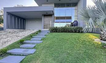 Imagem 3: Casa Alto Padrão em Condomínio Fechado na primeira linha em Criciúma