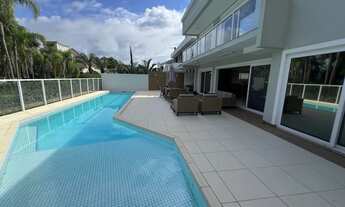 Imagem 3: Casa para aluguel e venda possui 1000 metros quadrados com 6 quartos.