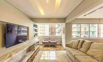 Imagem 7: Em frente ao Clube Curitibano