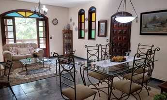 Imagem 6: Excelente Casa Linear Bem Localizada e Cercada de Verde