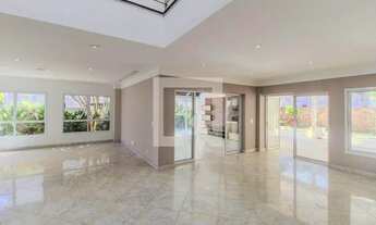 Imagem: Casa à Venda - Alphaville, 3 Quartos, 530