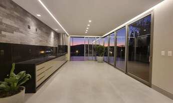 Imagem 4: Casa de condomínio para venda com 380 metros quadrados com 4 quartos