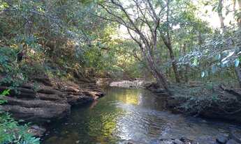 Imagem: Area na beira do rio das Almas