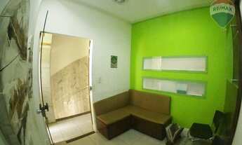 Imagem: Um andar inteiro de escritório no coração