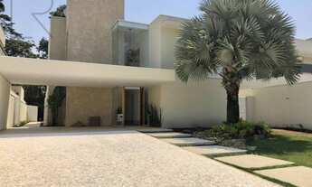 Imagem: Casa com 4 suites em rua larga na Riviera