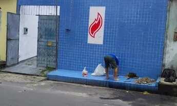 Imagem: Casa com ponto comercial (distribuidora