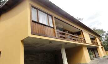 Imagem 5: Rua fechada no pé da serra com cancela e segurança