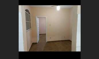 Imagem: Casa com um quarto em frente a Faculdade