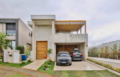 Imagem 2: Casa de condomínio para aluguel possui 460 metros quadrados com 5 quartos