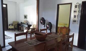 Imagem 7: Casa de condomínio para aluguel possui 450 metros quadrados com 5 quartos