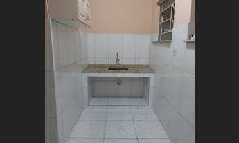 Imagem 2: Casa com um quarto em frente a Faculdade Castelo Branco