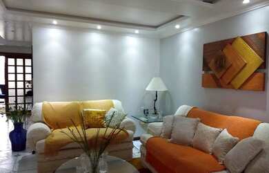 Imagem 2: Casa para Venda - 220m², 3 dormitórios, sendo 2 suites, 4 vagas - Centro