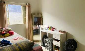 Imagem 4: Casa residencial com 3 quartos disponível para venda no bairro Santa Mônica em Uberlândia