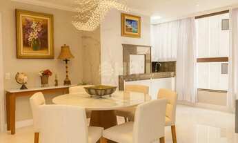 Imagem 7: Apartamento com 03 dormitórios sendo 01 suíte e 01 vaga dupla de garagem em Caiobá