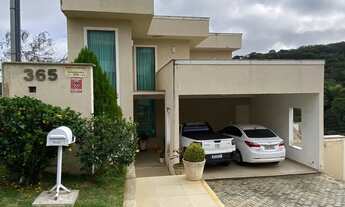 Imagem 3: Casa 4 quartos - Grama