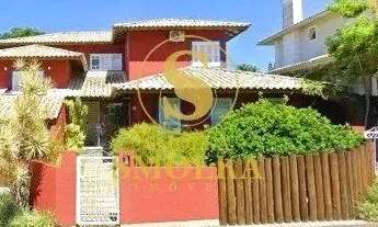 Imagem: Casa à venda com 5 Dormitórios (3 Suítes)