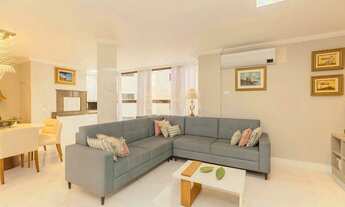 Imagem 3: Apartamento com 03 dormitórios sendo 01 suíte e 01 vaga dupla de garagem em Caiobá