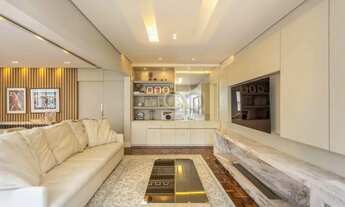 Imagem 3: Em frente ao Clube Curitibano