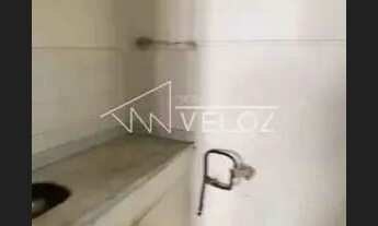 Imagem: Apartamento - / Residencial / Glória