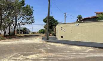 Imagem 2: Casa de Esquina Reformada em Senador Canedo - Lote Comercial - R$ 230 Mil