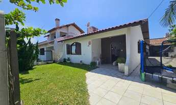 Imagem 2: Casa com e dormitórios perto de tudo