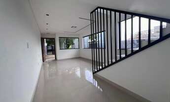 Imagem 2: Luxuoso Sobrado à Venda no Araçatuba Imbituba-SC: 2 Quartos, 2 Suítes, 1 Salas, 3 Banheiro