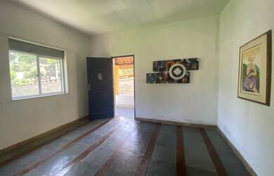 Imagem 5: Casa para venda possui 250 metros quadrados com 5 quartos