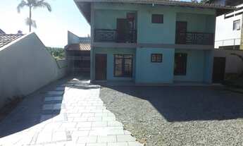 Imagem: Amplo sobrado averbado no bairro Floresta