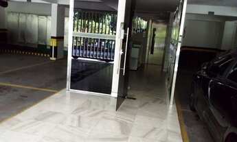 Imagem 2: Apto venda 2 quartos com dependências todo reformado com armários elevadores 2 garagens