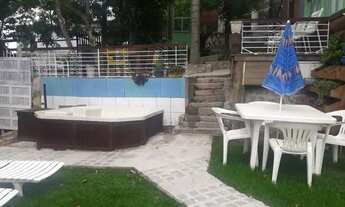 Imagem 6: Aluguel Anual Bombinhas - O refúgio dos Sonhos: Sua Casa Perfeita Esperando por Você!