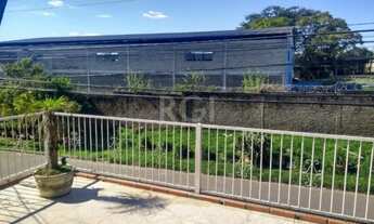 Imagem 2: Sobrado para Venda - 50m², 2 dormitórios, 2 vagas - Mário Quintana