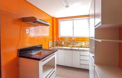 Imagem 6: Casa para Venda - 250m², 5 dormitórios, sendo 2 suites, 7 vagas - São João