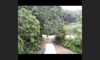 Imagem 4: Sítio com casa de 2 pisos, 3 banheiros e com fogão a lenha