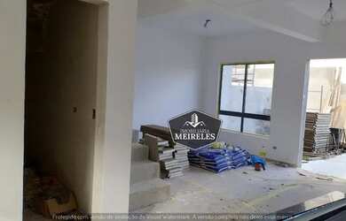 Imagem 6: Imobiliária Meireles oferece sobrado no bairro Lindóia, Curitiba/PR