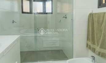 Imagem 7: Imóvel para aluguel possui 303 metros quadrados com 4 quartos em Petrópolis - Porto Alegre