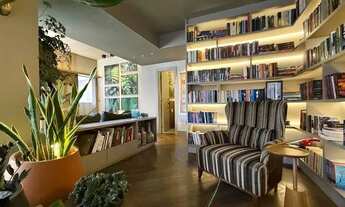 Imagem 2: Amplo apartamento com vista para o Convento finamente reformado