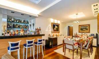 Imagem 4: Lindo apartamento com varandão em rua tranquila nas Laranjeiras