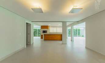 Imagem 2: Casa em Condomínio, 05 Suítes, 04 Vagas, Quintal, São João, Curitiba