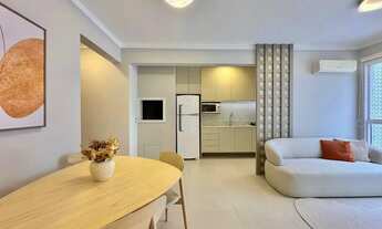 Imagem 3: Apartamento de 2 quartos, decorado, com 2 box, 1 quadra do mar!