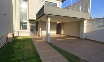 Imagem: Sobrado para venda possui 178 metros quadrados