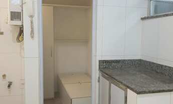 Imagem 2: Apartamento para venda tem 80 metros quadrados com 3 quartos em Copacabana - Rio de Janeir