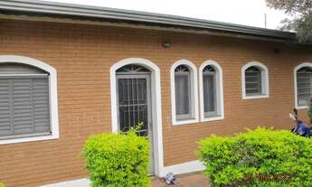 Imagem 6: Chácara para venda possui 302 metros quadrados com 3 quartos