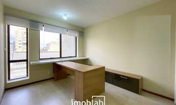 Imagem 2: Quer Comprar? Sala comercial, central, reformada, prédio com elevador e portaria - Pelotas