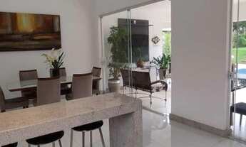 Imagem 4: Casa de condomínio para venda tem 236 metros quadrados com 4 quartos