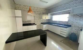 Imagem 4: CD 108, Condomínio Jardim de Alice e Pereira, Casa Duplex com 03 suítes, piscina