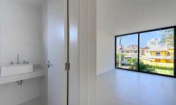 Imagem 3: Casa para venda com 350 metros quadrados com 4 quartos em Barra da Tijuca - Rio de Janeiro