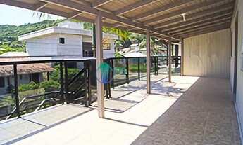 Imagem 2: Ampla casa duplex de 5 dormitórios na Praia de Cima na Pinheira