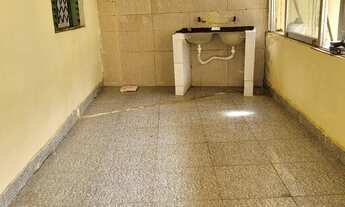 Imagem 5: Alugo Uma Casa com sala,conzinha 2 quarto e i banheiro e uma área de servico