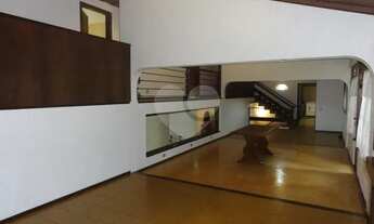 Imagem 2: Rua fechada no pé da serra com cancela e segurança